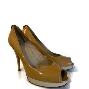 Stuart Weitzman Beige Nude Patent Leather Peep Toe Platform Pump High Heel 9M